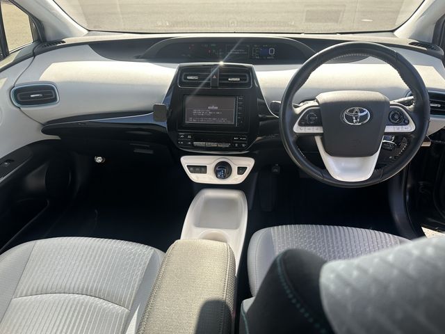 TOYOTA PRIUS 2016