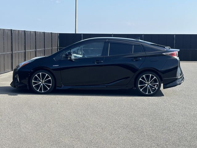 TOYOTA PRIUS 2016