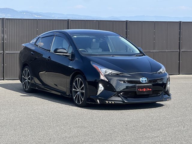TOYOTA PRIUS 2016