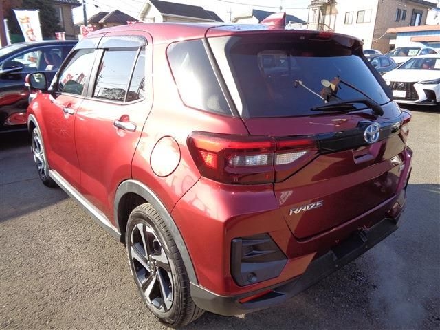 TOYOTA RAIZE HYBRID 2022