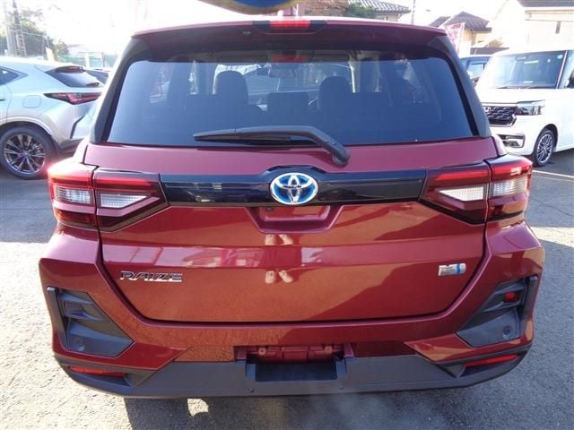 TOYOTA RAIZE HYBRID 2022