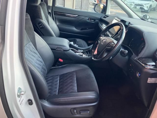 TOYOTA VELLFIRE 2016