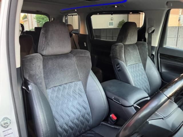 TOYOTA VELLFIRE 2016