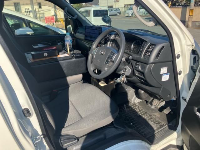 TOYOTA HIACE van 2WD 2022