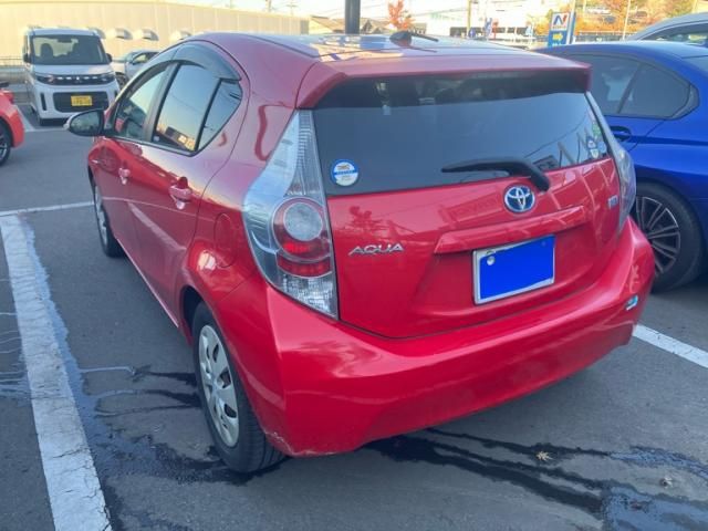 TOYOTA AQUA 2013