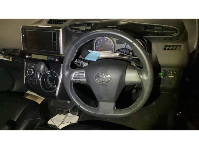 TOYOTA WISH 2013