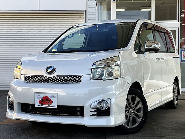 TOYOTA VOXY 2012