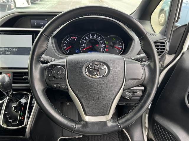 TOYOTA VOXY 2019