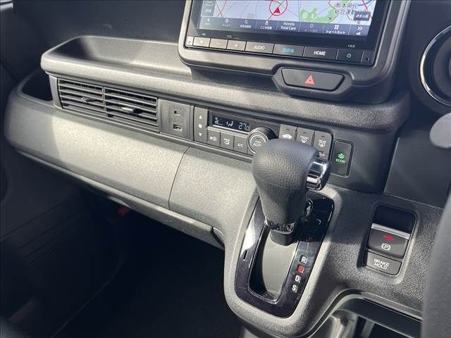 HONDA N BOX CUSTOM 2024