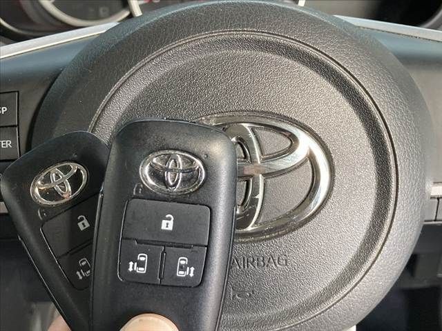 TOYOTA ROOMY 2021