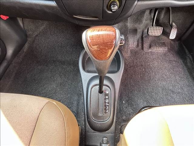 DAIHATSU MIRA GINO 2008