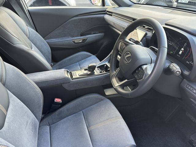 TOYOTA LEXUS LBX 2024