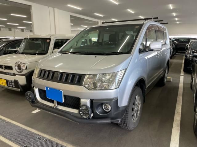MITSUBISHI DELICA D:5 4WD 2010