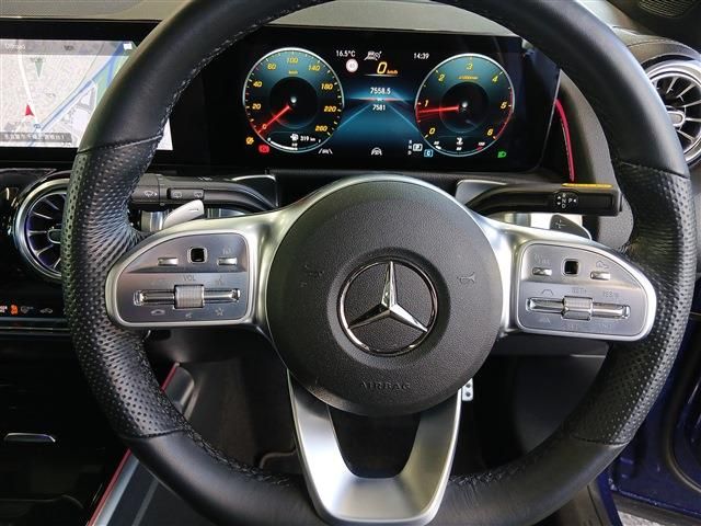 MERCEDES BENZ MERCEDES BENZ GLB 2023