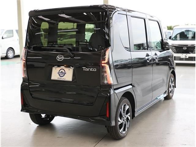 DAIHATSU TANTO CUSTOM 2024