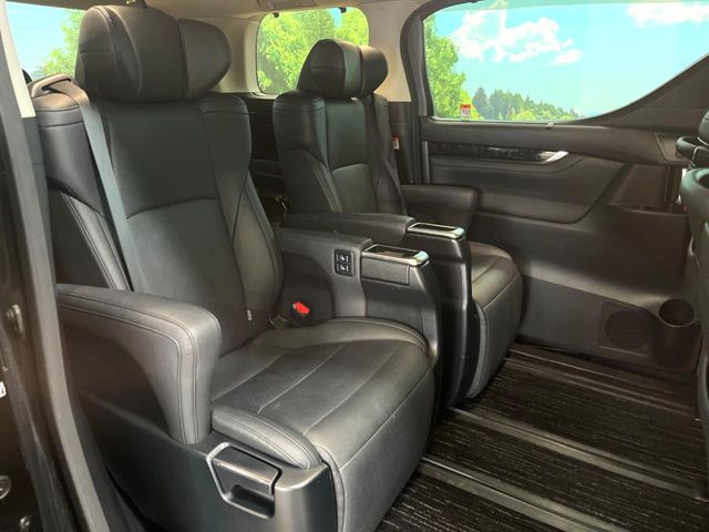 TOYOTA ALPHARD 2022
