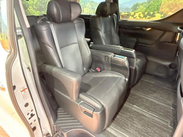 TOYOTA VELLFIRE 2019