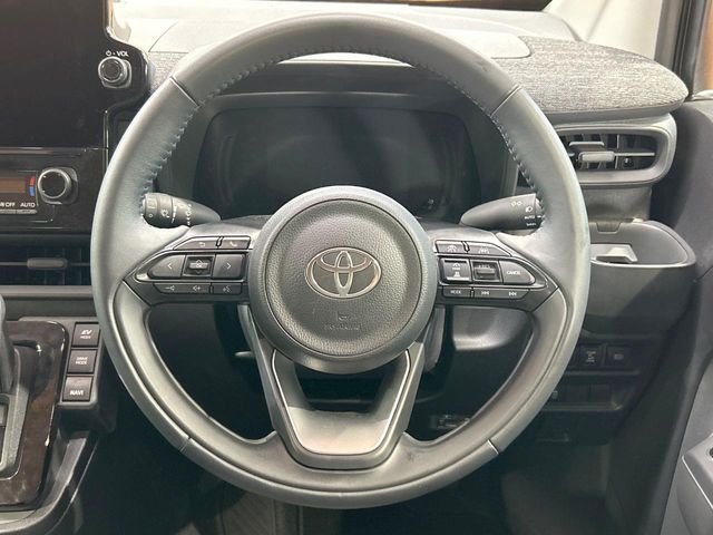 TOYOTA SIENTA HYBRID 2022