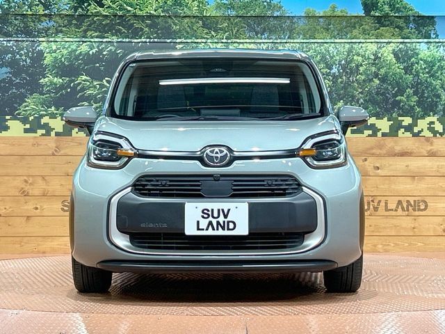 TOYOTA SIENTA HYBRID 2022
