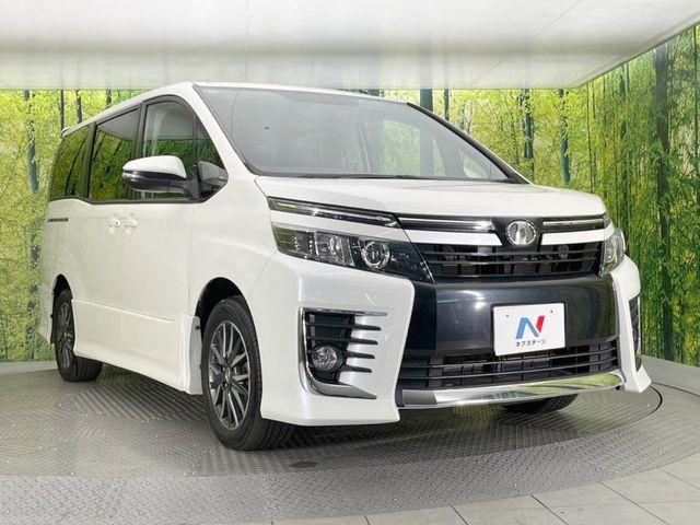 TOYOTA VOXY 2014