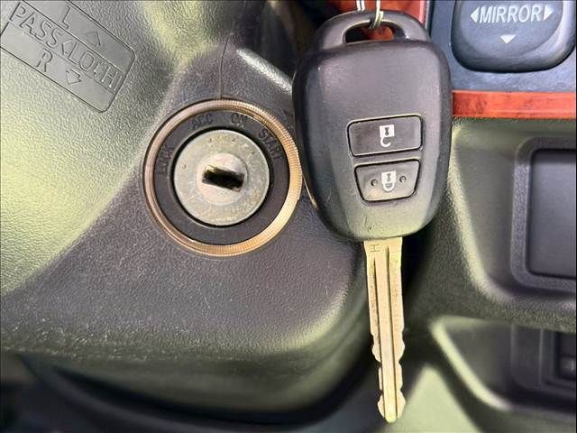 TOYOTA HIACE van 4WD 2015