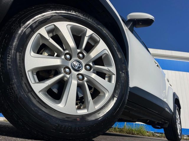 TOYOTA YARIS CROSS 2023