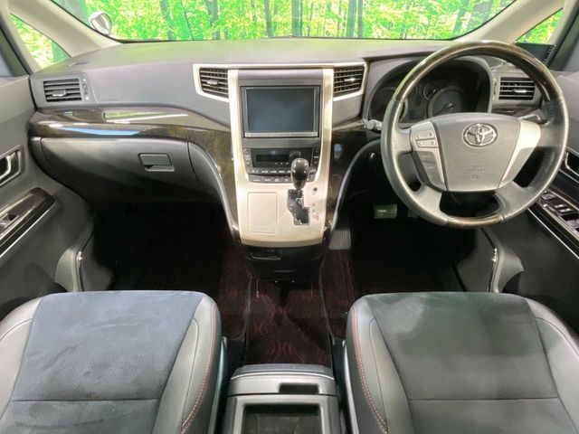 TOYOTA VELLFIRE 2013