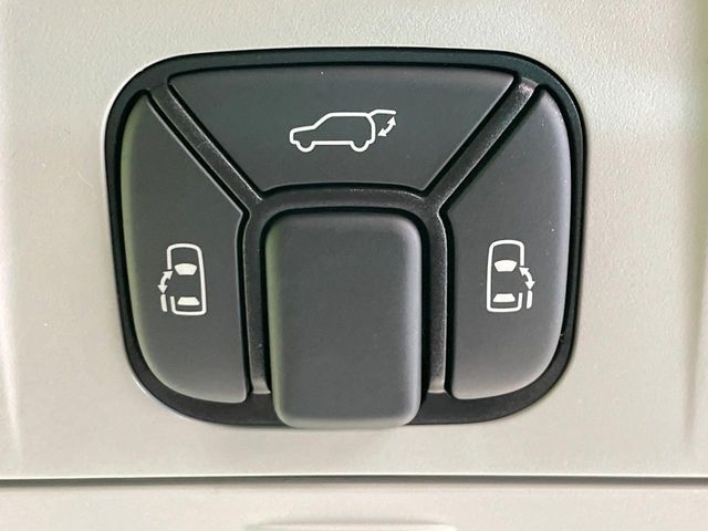 TOYOTA VELLFIRE 2013