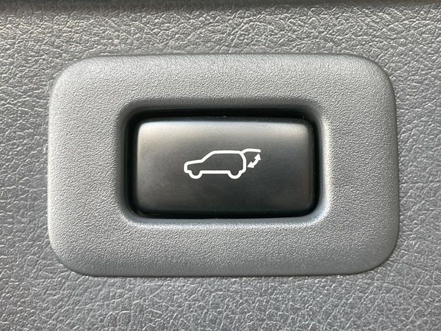 TOYOTA VELLFIRE 2013