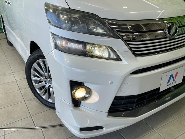 TOYOTA VELLFIRE 2013