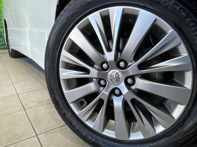 TOYOTA VELLFIRE 2013