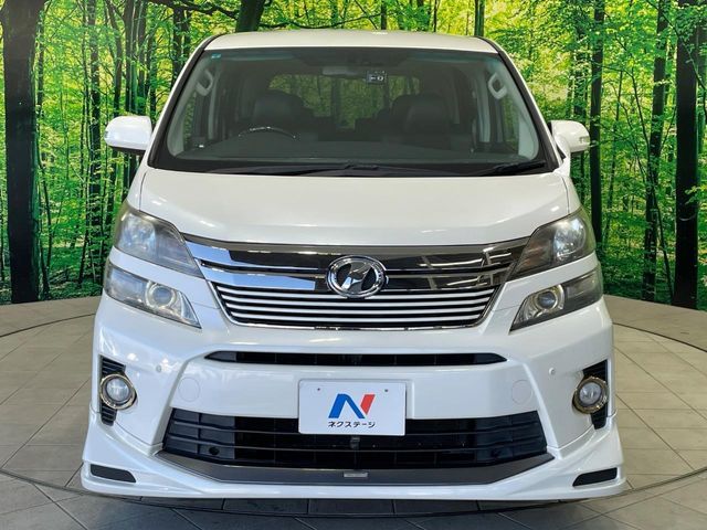 TOYOTA VELLFIRE 2013