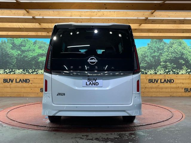 NISSAN SERENA  WG 4WD 2023