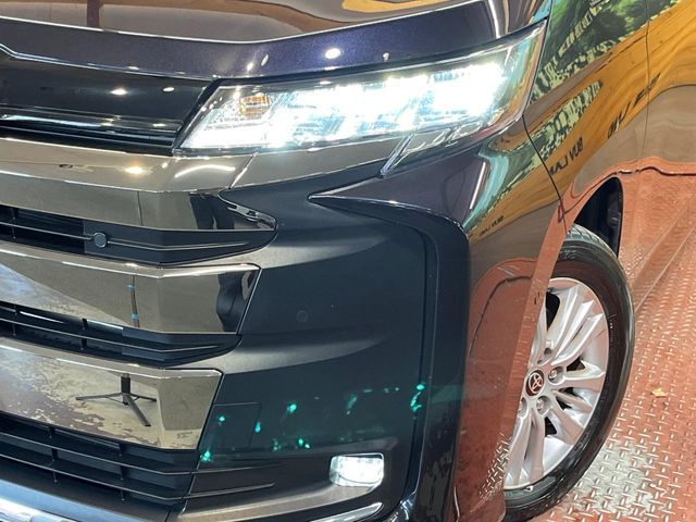 TOYOTA NOAH 2023