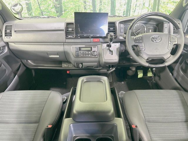 TOYOTA HIACE van 2WD 2025