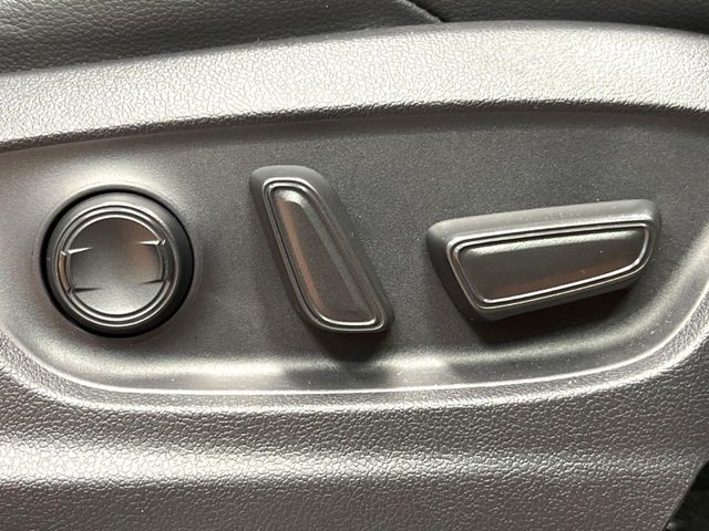 TOYOTA COROLLA CROSS HYBRID 2024