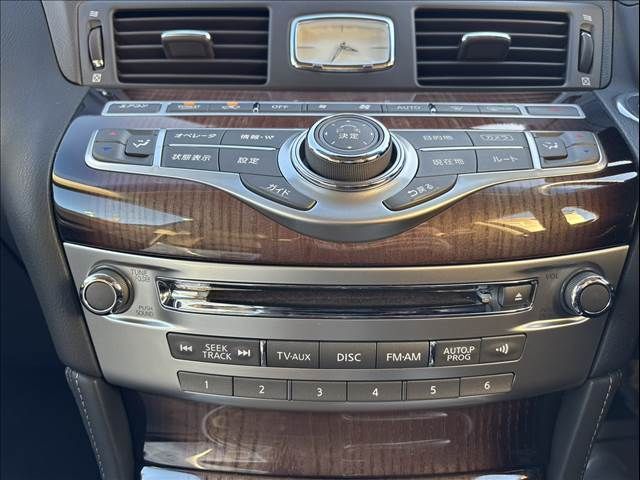 NISSAN FUGA HYBRID 2012