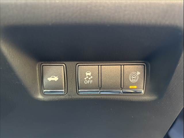 NISSAN FUGA HYBRID 2012