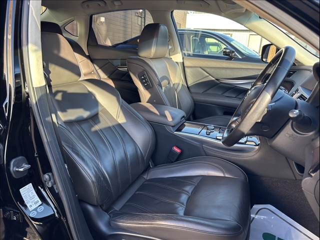 NISSAN FUGA HYBRID 2012