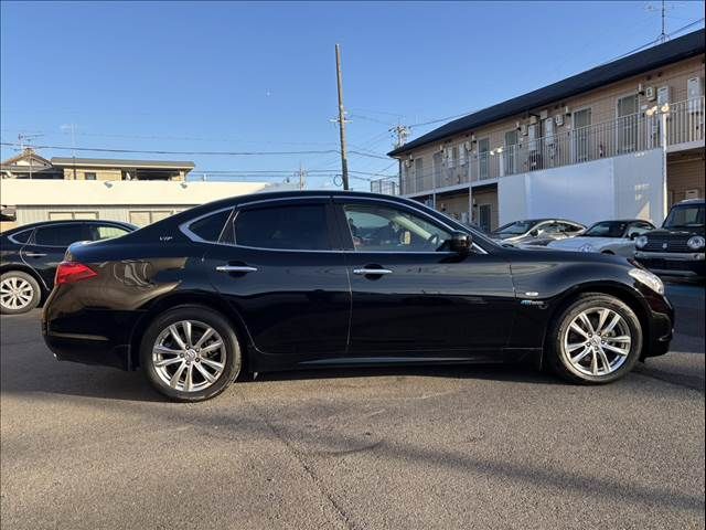 NISSAN FUGA HYBRID 2012