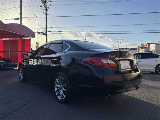 NISSAN FUGA HYBRID 2012