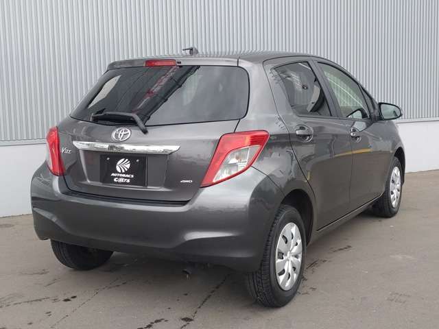 TOYOTA VITZ  4WD 2012