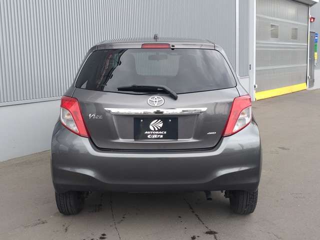 TOYOTA VITZ  4WD 2012