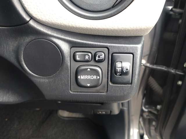 TOYOTA VITZ  4WD 2012