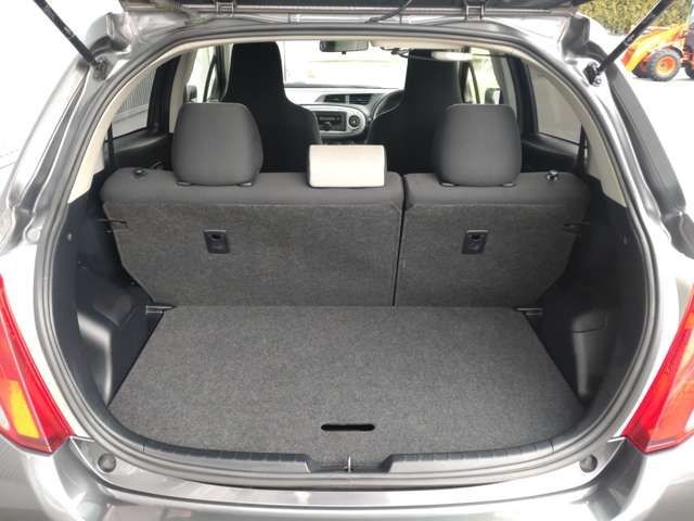 TOYOTA VITZ  4WD 2012