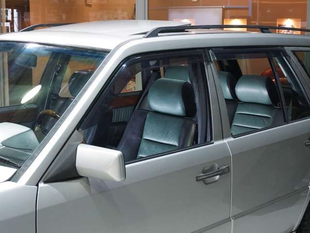 MERCEDES BENZ MERCEDES BENZ E class stationwagon 1995