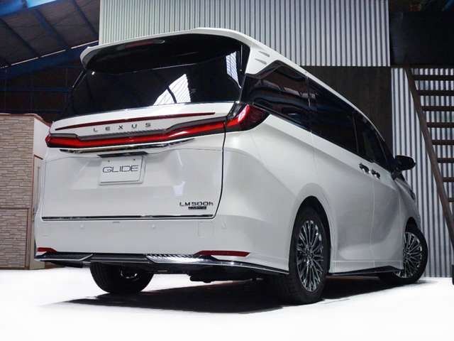 TOYOTA ???? LM500h 2024