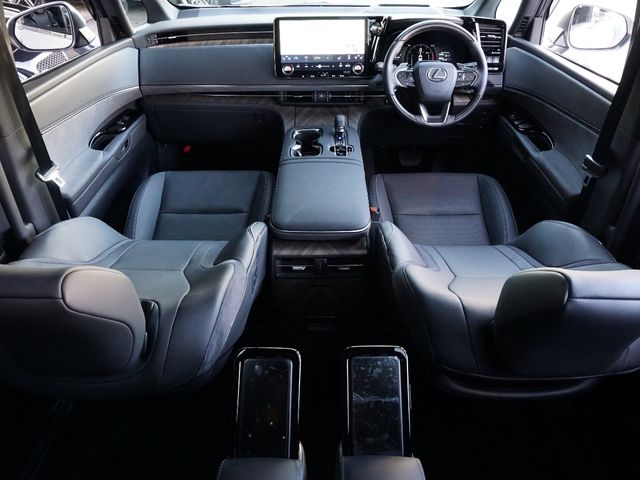 TOYOTA ???? LM500h 2024