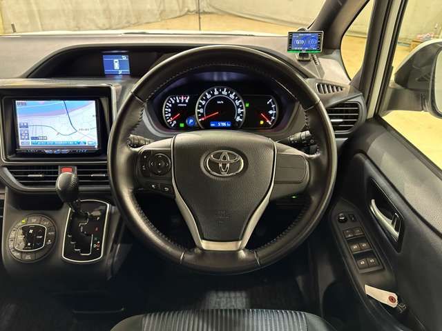 TOYOTA VOXY 2016