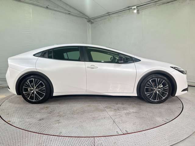 TOYOTA PRIUS 4WD 2025